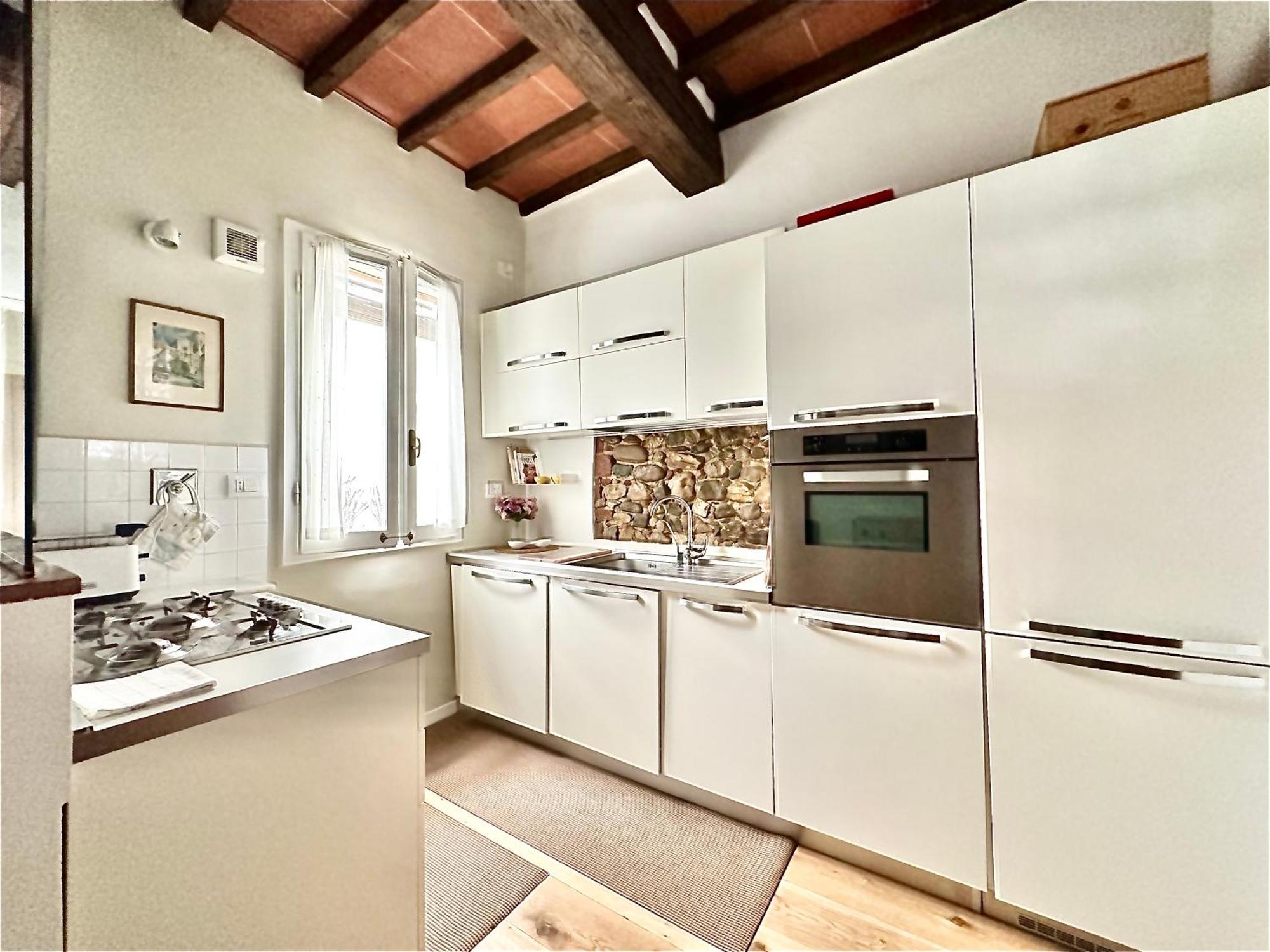 Apartamento Warm Retreat In The Heart Of Cls Station Florencia